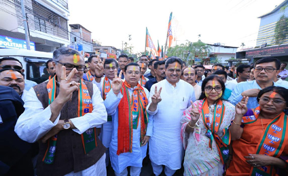 Tripura CM Dr. Manik Saha, other BJP leaders celebrate party’s victory in Bihar assembly polls.